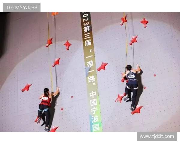 武汉飞盘队在攀岩联赛中以78分稳居积分榜首位 武汉飞盘队在攀岩联赛中以78分稳居积分榜首位