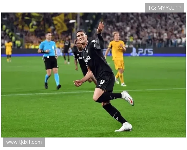 弗拉霍维奇领衔新一代前锋崛起,助力球队争夺冠军荣耀 弗拉霍维奇领衔新一代前锋崛起,助力球队争夺冠军荣耀