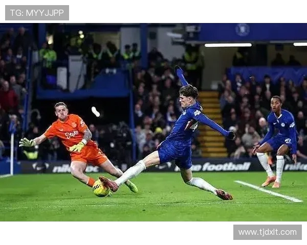 曼联与切尔西激战正酣直播中精彩瞬间不容错过