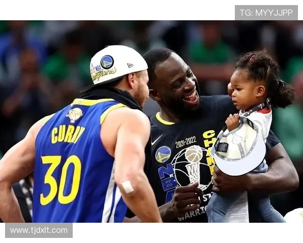 荷兰与法国激战在即11月17日精彩对决引发球迷热议 荷兰与法国激战在即11月17日精彩对决引发球迷热议