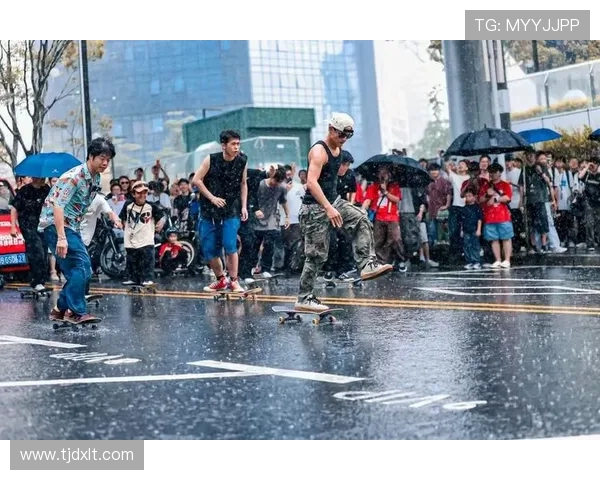 深圳滑板队荣登实力排行榜第五名展现出色竞技水平与团队精神 深圳滑板队荣登实力排行榜第五名展现出色竞技水平与团队精神