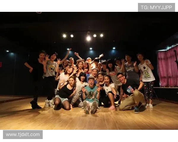 上海街舞队赛场历程与经验分享探讨街舞文化的传承与创新