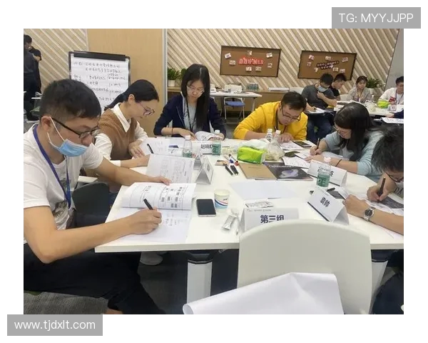 广州足球队与武汉足球队赛后复盘团队协作分析与战术探讨